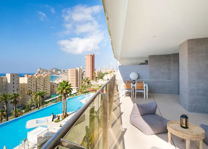 Cozy Apartment In Benidorm With House Sea View